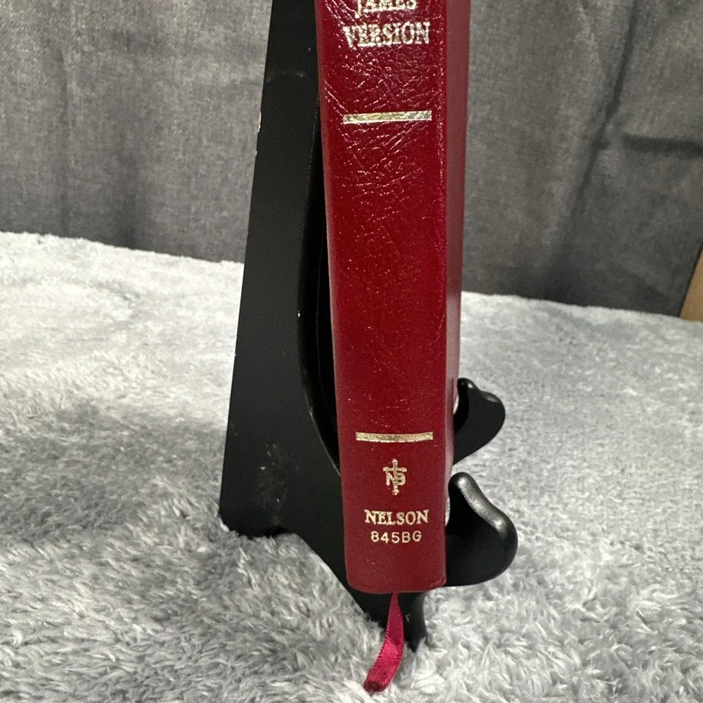 Nelson Slimline Reference Bible NKJV - Bonded Leather Teal 845 BG Excellent